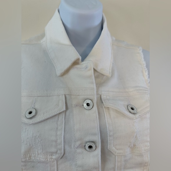 Vanity White Distressed Denim Vest NWT Size Large - Picture 2 of 12
